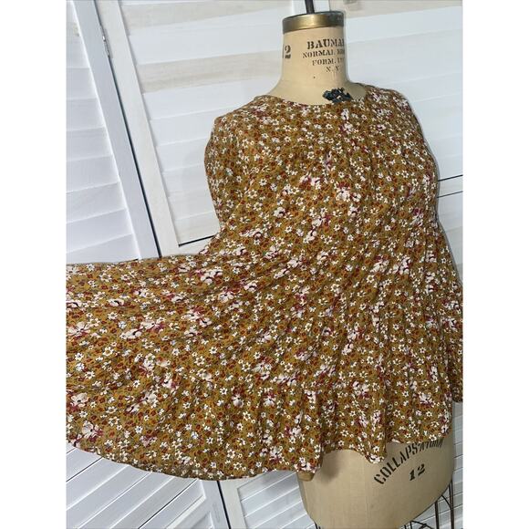 Jodifl Floral Ruffle Layer Round Neck Boutique Top Size Small Fall Colors - Picture 4 of 11